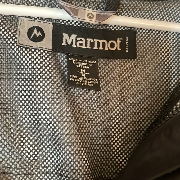 Marmot outer shell, no liner - Picture 2 of 3